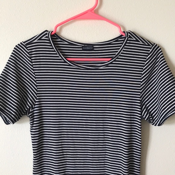 Brandy Melville navy & white striped dress - Picture 4 of 4